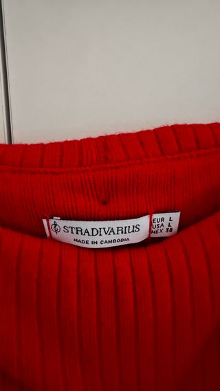 Jersey rojo cuello barco