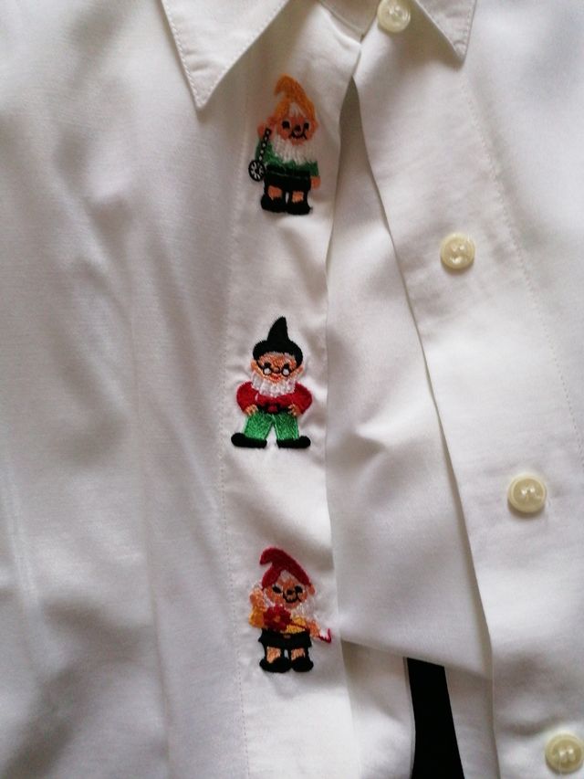 Camicia bianca particolare