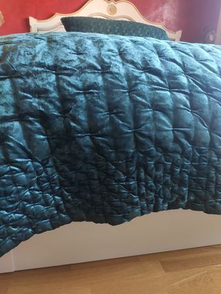 Colcha edredón terciopelo.