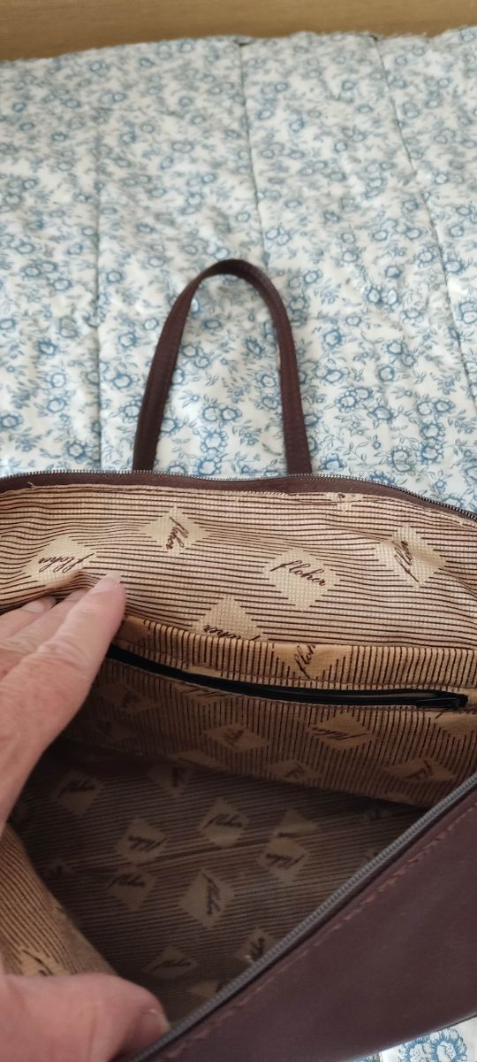 Bolso bandolera marrón tacto piel