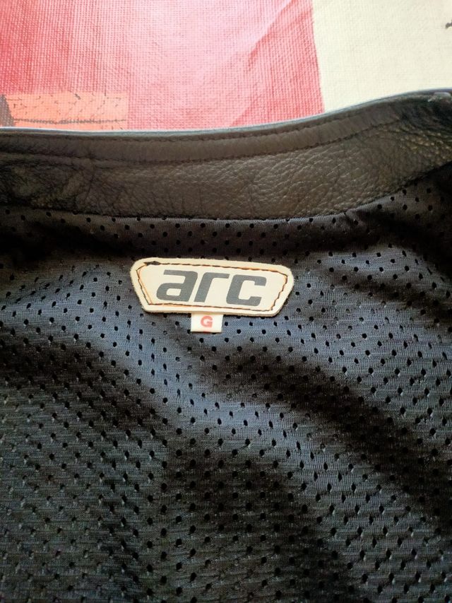 Chaleco motero de piel