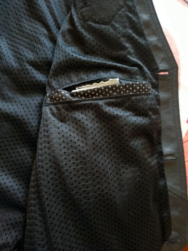 Chaleco motero de piel