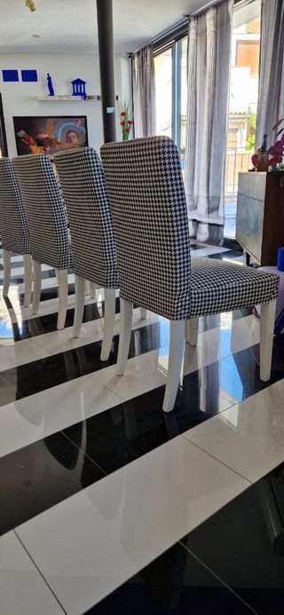 Cuatro Sillas ikea Bergmund.