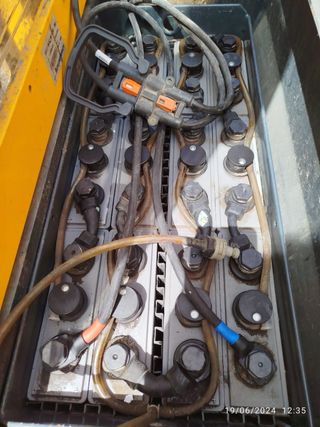 Apilador Jungheinrich 4800mm elevacion de patas