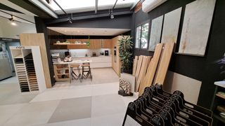 R-7047126 Traspaso Tienda Interiorismo Remodelacio