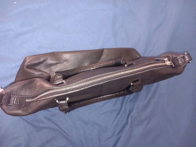 BOLSO NEGRO PIEL GRANDE A ESTRENAR ZARA