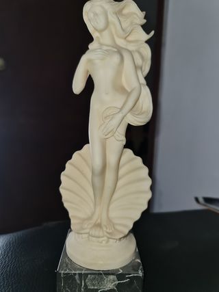 Figura concha mujer