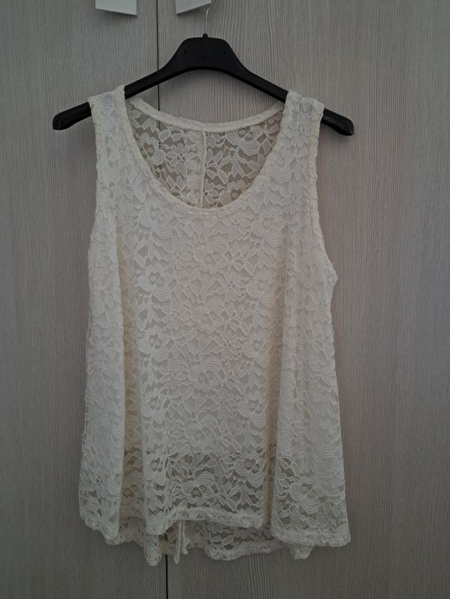Top bianco elegante in pizzo