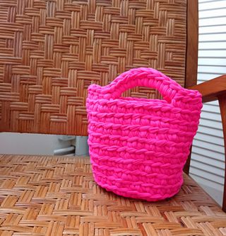 Bolso clutch de fiesta con cadena dorada 