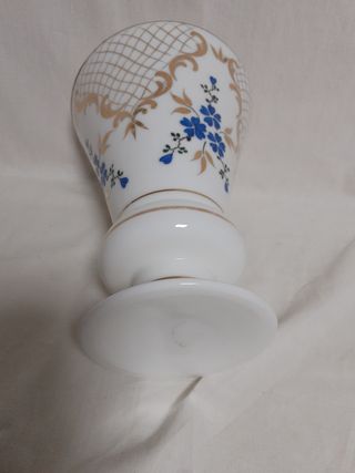 Antiguo florero opalina pintada, alto 22