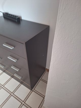 Cómoda wengué con 4 cajones. Zona Requena