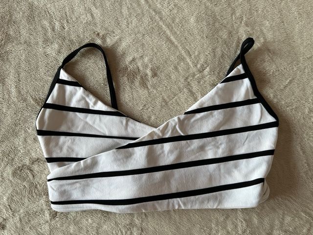 Top corto bianco a righe nere