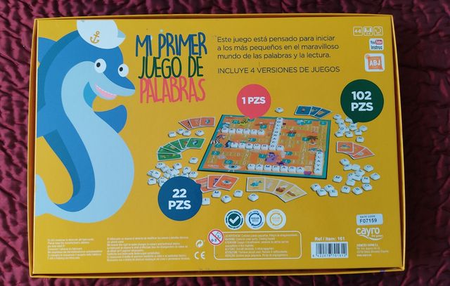 Juego mesa marca Cayro.