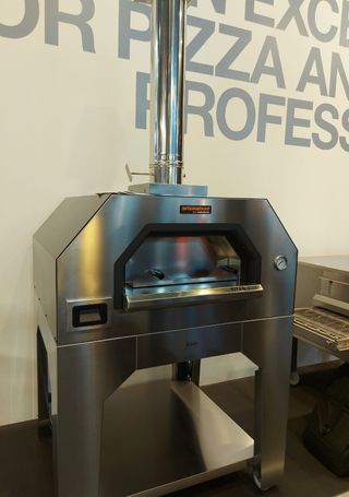 HORNO A LEÑA TITAN 4   PARA 4 PIZZAS DE 35CM.
