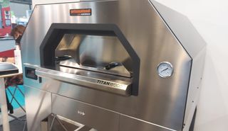 HORNO A LEÑA TITAN 4   PARA 4 PIZZAS DE 35CM.