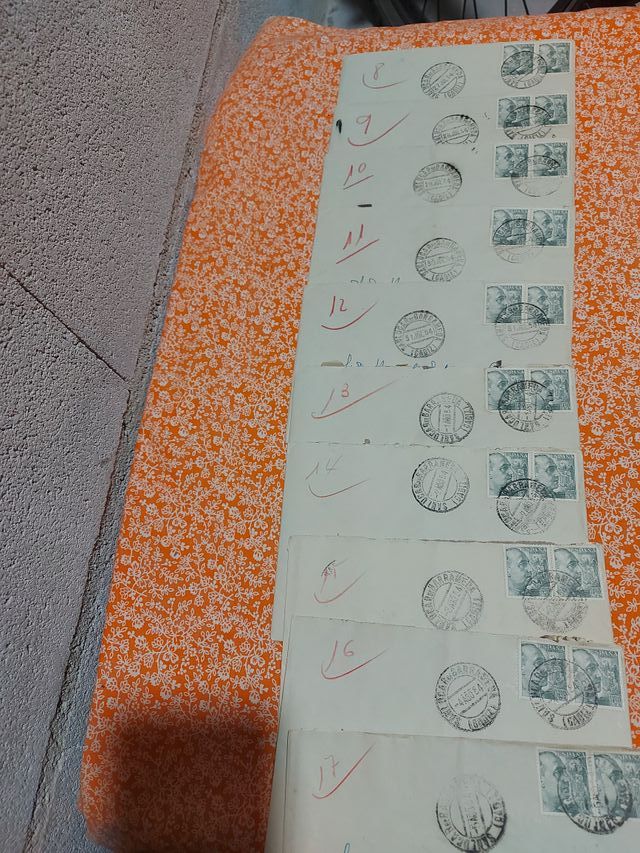 10 sobres franqueados con sello Franco Edifil 927