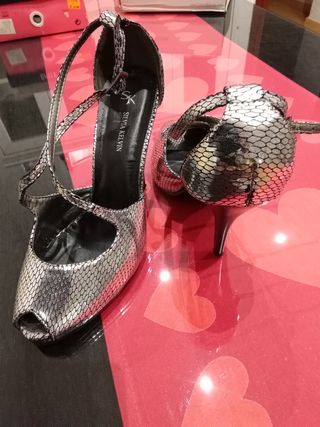 Sandalia de tacón 40