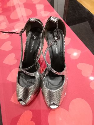 Sandalia de tacón 40