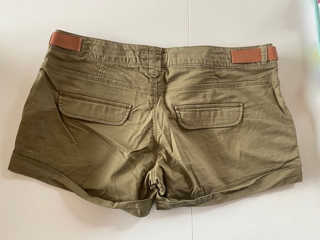 Short verde oscuro 34