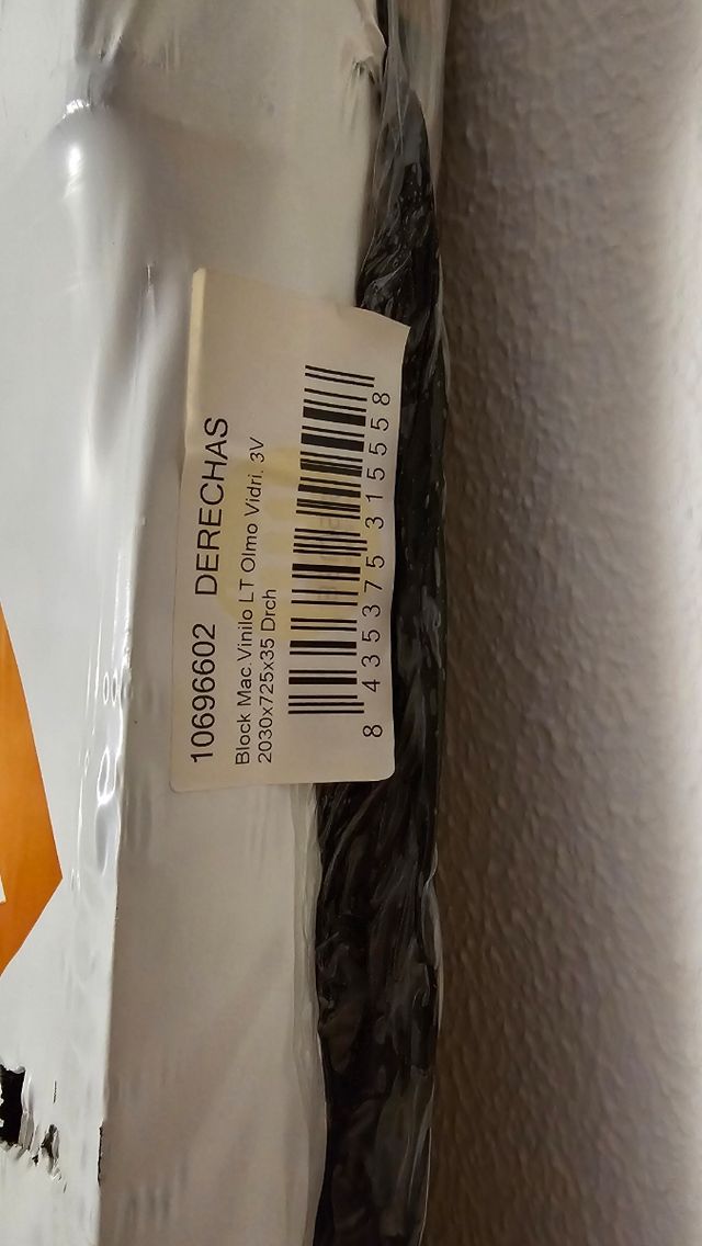 Puerta interior vinilo olmo + tapetas