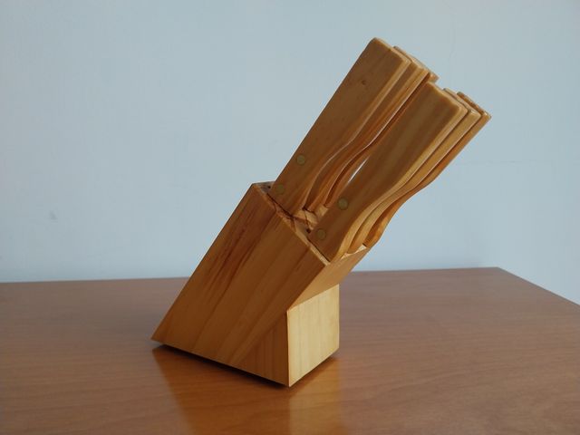 Set 6 coltelli acciaio inox con ceppo per carne