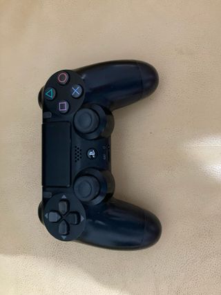 Ps4 slim 500 GB + Dual shock 4 + 3 juegos