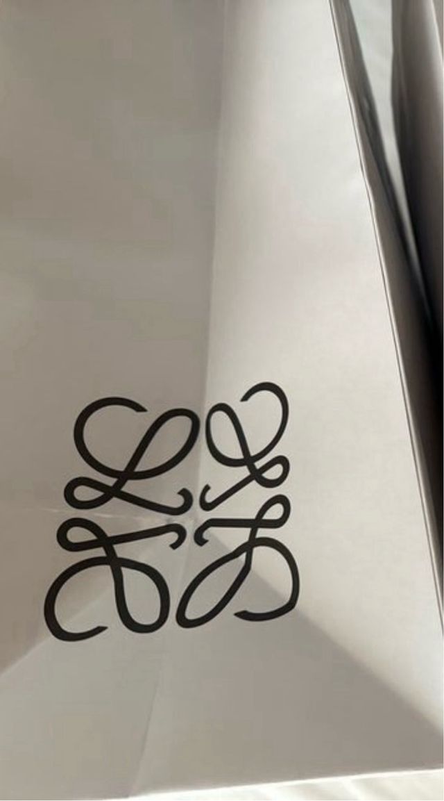 Bolsa de papel y asas de cuerda de LOEWE