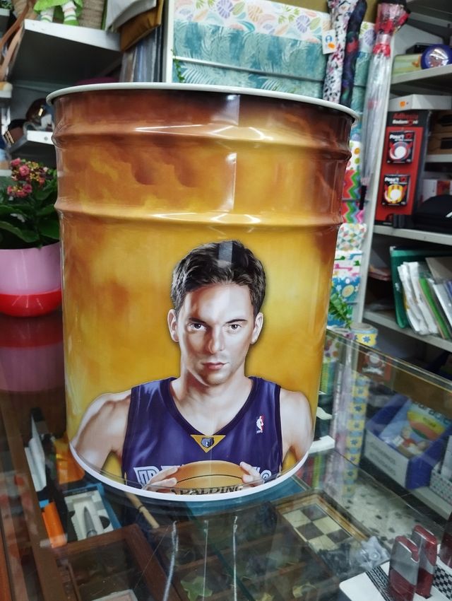 Papelera metal Pau Gasol