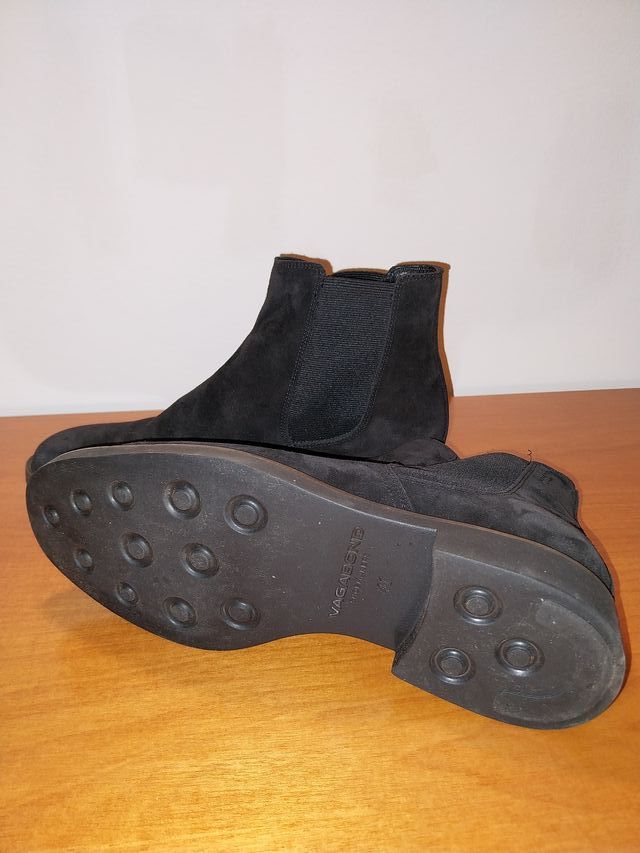 Stivaletti Chelsea neri scamosciati Vagabond