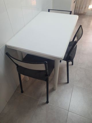 Mesa y sillas cocina