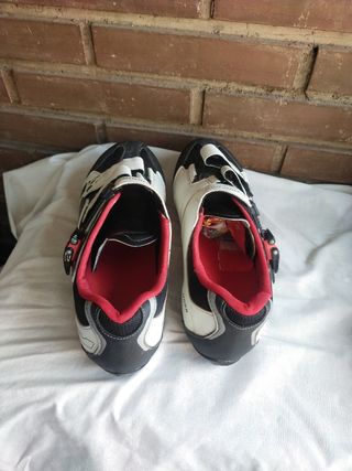 SHIMANO M088 - t 44