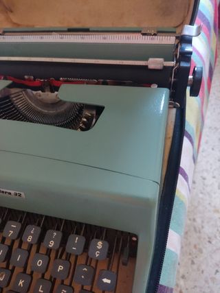Maquina de escribir Olivetti