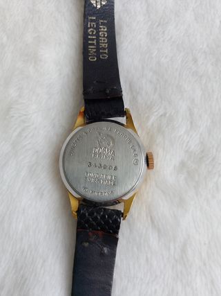 Reloj Dogma.
