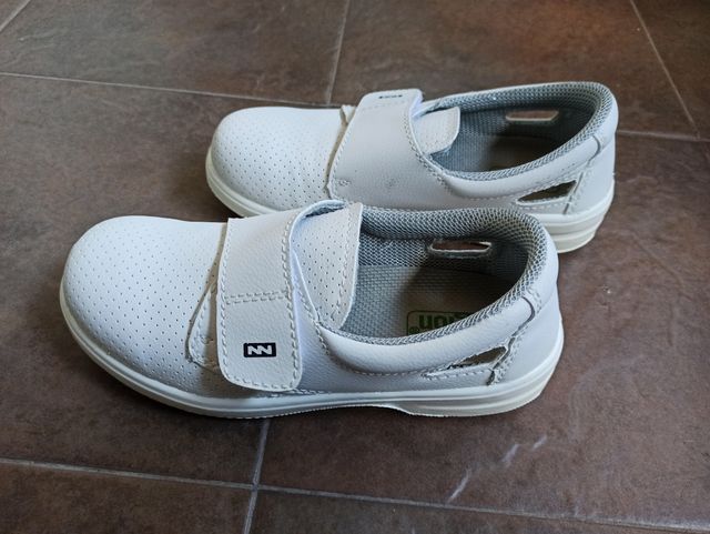 Zapatos sanitarios 37