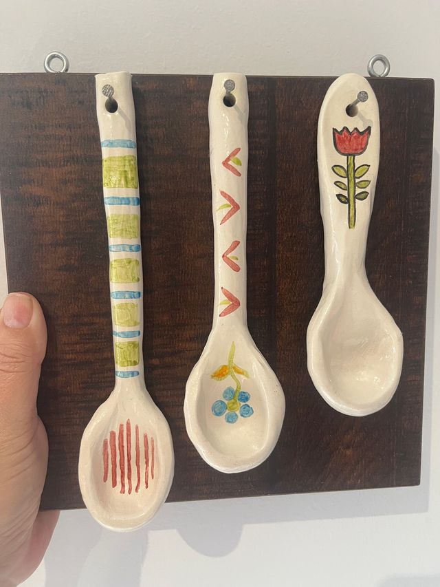 Juego de cucharas de arcilla