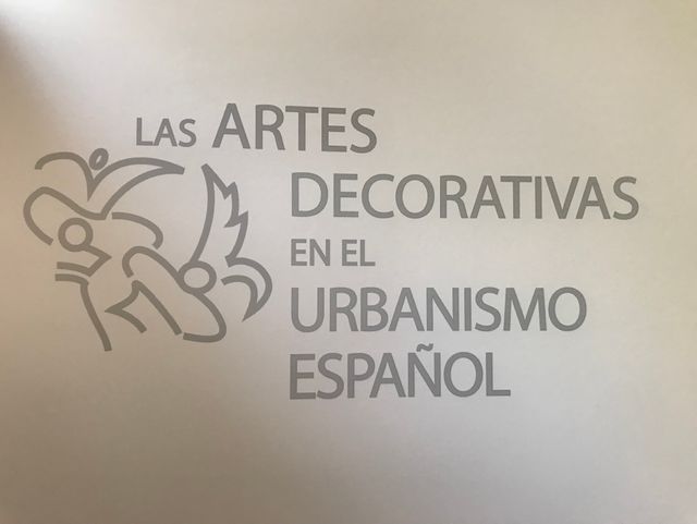 Las artes decorativas del urbanismo español