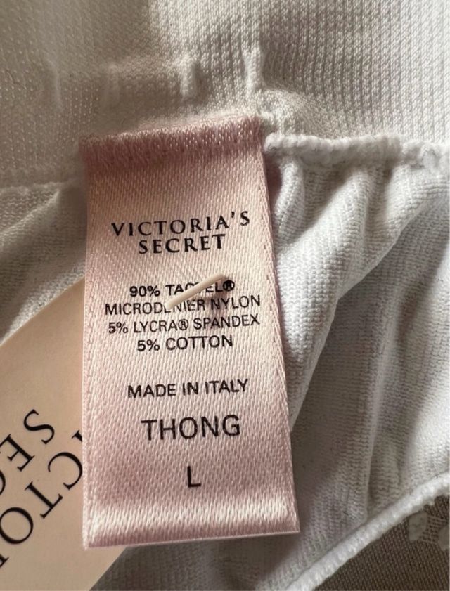 Set 3 perizomi bianchi Victoria’s Secret