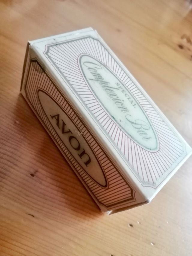 Jabón Complexion bar AVON