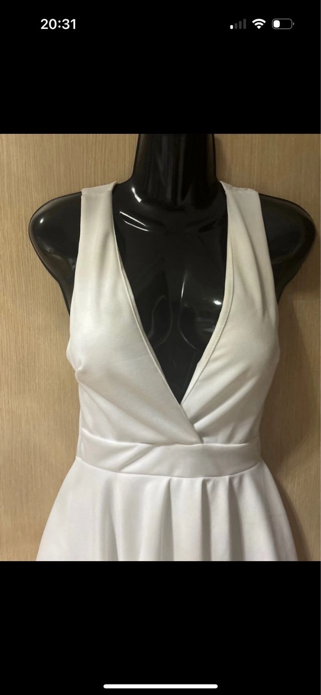 Jumpsuit bianca con volant nuova