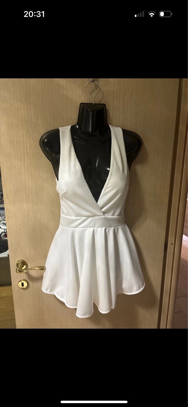 Jumpsuit bianca con volant nuova