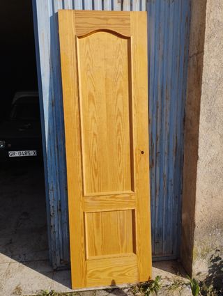 Puerta de madera Nueva