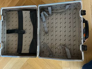 Rimowa. maleta aluminio