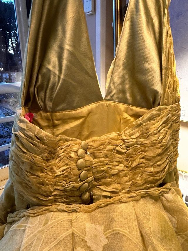 Vestido largo con cola.Celebraciones. Talla 36