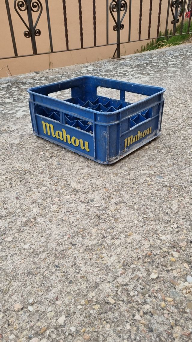 2 cajas antiguas de Mahou