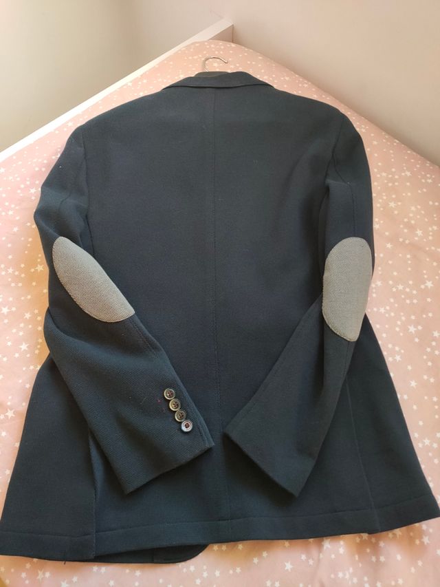 Americana de hombre con codera. Corte