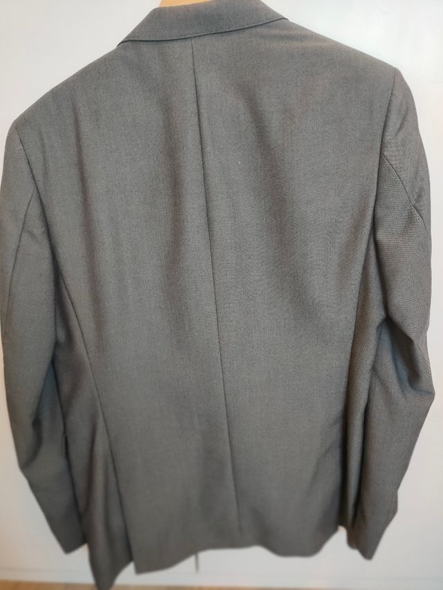 Traje de chaqueta hombre. Gris.