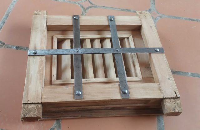 ventana Graven mallorquina de madera