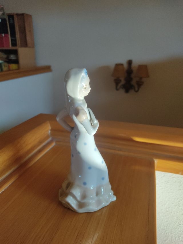 Figura de cerámica, madrileña