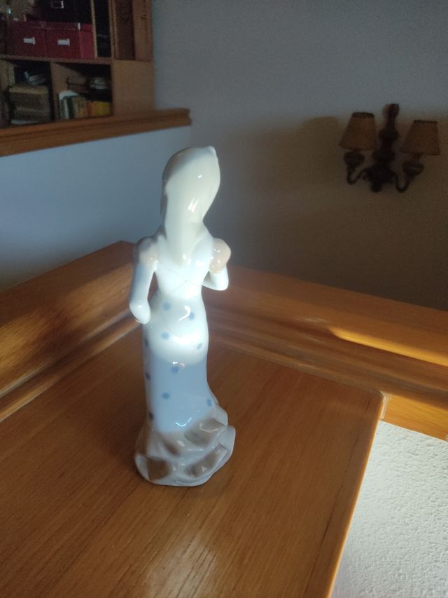 Figura de cerámica, madrileña