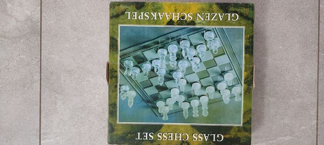 Nuova scacchiera di vetro